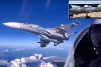 Máy bay Su-30MK2 của Venezuela được trang bị tên lửa chống hạm Kh-31. Ảnh: Getty.