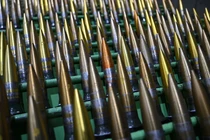 Hàng loạt đạn pháo 30 mm mô phỏng tại nhà máy Hanwha Aerospace ở Changwon, Hàn Quốc. Ảnh: AFP.