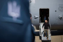 Tổng thống Ukraine Volodymyr Zelensky đến Pennsylvania vào tháng trước để thăm một nhà máy đạn dược (Ảnh: Getty)