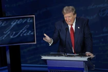 Cựu Tổng thống Mỹ Donald Trump tranh luận với Phó Tổng thống Mỹ Kamala Harris lần đầu tiên trong hôm 10/9 tại Philadelphia, Pennsylvania (Ảnh: Getty)