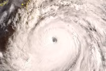 Bản đồ mây từ vệ tinh Fengyun-4 cho thấy siêu bão Ragasa, dự kiến ​​sẽ đổ bộ vào Trung Quốc trong hôm 24/9. Ảnh: SCMP.