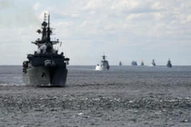Hạm đội tàu của Nga, Trung Quốc đã đi qua eo biển Tsugaru vào ngày 18/10 (Ảnh: CNN)