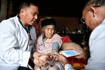 Trung Quốc được khuyến khích đẩy nhanh việc tích hợp bảo hiểm hưu trí tư nhân, tăng cường bảo hiểm y tế và hoàn thiện các chương trình chăm sóc người cao tuổi (Ảnh: Xinhua)