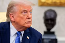 Tổng thống Mỹ Donald Trump phát biểu trong cuộc gặp với Thủ tướng Na Uy Jonas Gahr Store tại Phòng Bầu dục ở Nhà Trắng vào ngày 24/4. Ảnh: Getty.