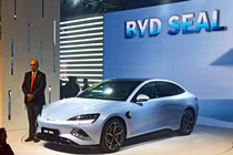 Cổ phiếu của nhà sản xuất ô tô Trung Quốc BYD, niêm yết tại Trung Quốc tăng hơn 5% (Ảnh: Getty)