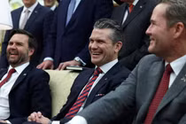 Bộ trưởng Quốc phòng Mỹ Pete Hegseth, Phó Tổng thống J.D. Vance và Cố vấn An ninh Quốc gia Mike Waltz trong cuộc gặp Tổng thư ký NATO Mark Rutte tại Nhà Trắng ngày 13/3. Ảnh: Reuters.