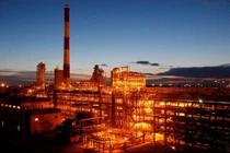 Một cơ sở lọc dầu của Nga (Ảnh: Reuters).