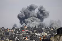 Một cuộc oanh tạc của Israel ở phía đông Rafah ở phía nam Dải Gaza (Ảnh: AFP)