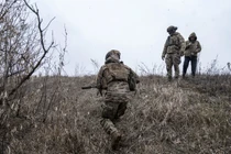 Lực lượng Ukraine lo ngại về khả năng bị Nga siết chặt vòng vây. Ảnh: Getty.