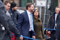 Phó Tổng thống Mỹ J.D. Vance, cùng với vợ là bà Usha Vance, tham dự Hội nghị An ninh thường niên tại Munich, Đức, ngày 14/2. Ảnh: Reuters.