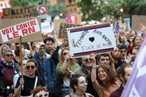 Các nhà hoạt động cánh tả ở Toulouse, Pháp, biểu tình chống lại đảng National Rally cánh hữu ngày 22/6 (Ảnh: Getty)