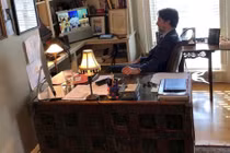 Thủ tướng Trudeau họp trực tuyến cùng lãnh đạo các nước G7 tại căn biệt thự cổ Rideai Cottage (Ảnh: Reuters)