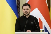 Tổng thống Ukraine Volodymyr Zelensky tham dự cuộc họp báo ở Kiev ngày 16/1. Ảnh: Getty.