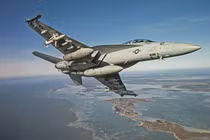 Máy bay F/A-18 có thể mang bom StormBreaker. Ảnh: Hải quân Mỹ.