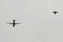 Một video mới lan truyền trên mạng cho thấy một máy bay không người lái không đuôi của Trung Quốc đang bay theo đội hình. Ảnh: Handout.