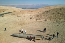 Iran hôm 1/10 đã phóng một trong những loạt tên lửa đạn đạo lớn nhất trong lịch sử chiến tranh nhằm vào Israel (Ảnh: WSJ)