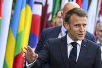 Tổng thống Pháp Emmanuel Macron đến hội nghị về Ukraine hôm 15/6 ở Thụy Sĩ (Ảnh: Getty)