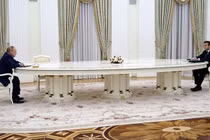 Tổng thống Nga Vladimir Putin và Tổng thống Pháp Emmanuel Macron đã có cuộc điện đàm đầu tiên sau 3 năm. Ảnh: Sputnik.