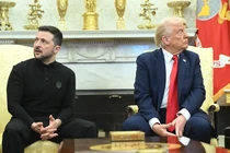 Tổng thống Mỹ Donald Trump (phải) và Tổng thống Ukraine Volodymyr Zelensky gặp nhau tại Phòng Bầu dục của Nhà Trắng ở Washington vào ngày 28/2. Ảnh: AFP.