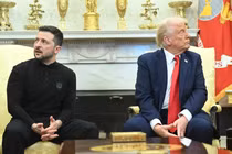 Tổng thống Mỹ Donald Trump (phải) và Tổng thống Ukraine Volodymyr Zelensky gặp nhau tại Phòng Bầu dục của Nhà Trắng ở Washington vào ngày 28/2. Ảnh: AFP.
