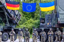 Binh sĩ Đức và Ukraine tại một khu huấn luyện quân sự ở Tây Pomerania (Ảnh: Getty)