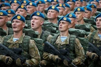 Các binh sĩ thuộc lực lượng bộ binh Ukraine. Ảnh: MW