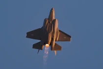 Một quan chức hàng đầu của Anh cho biết các máy bay F-35 của không quân Israel đã tiêu diệt phần lớn hệ thống phòng không của Iran vào tháng 10. Ảnh: AFP.