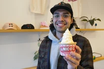 Nico Vargara thu được thành công bất ngờ khi xe đẩy kem mang lại doanh thu "khủng" (Ảnh: CNBC)