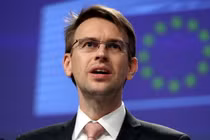 Người phát ngôn chính của Ủy ban châu Âu về Chính sách đối ngoại và an ninh Peter Stano (Ảnh: Getty)