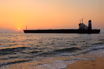 Ấn Độ đã phản bác lại những chỉ trích từ Mỹ và EU về việc nước này tiếp tục giao thương dầu mỏ với Nga. Ảnh: Getty.