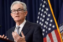 Chủ tịch Fed Jerome Powell cho rằng chính sách hiện nay cần phải được duy trì nếu muốn đạt được mục tiêu lạm phát 2% (Ảnh: Reuters)