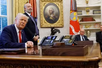 Mỹ đồng ý trì hoãn thuế quan đối với Mexico và Canada sau khi Tổng thống Donald Trump có cuộc trò chuyện với lãnh đạo hai nước. Ảnh: Getty.