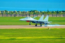 Mẫu máy bay tác chiến điện tử J-16D của Trung Quốc (Ảnh: Weibo)