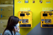 Các máy ATM Bitcoin do Coinhero vận hành ở Hong Kong, Trung Quốc (Ảnh: Bloomberg)