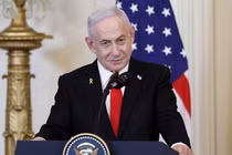 Thủ tướng Israel Benjamin Netanyahu phát biểu trong cuộc họp báo chung với Tổng thống Mỹ Donald Trump ngày 4/2. Ảnh: Getty.