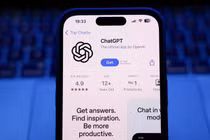 Ứng dụng ChatGPT trên App Store hiển thị trên màn hình điện thoại. Ảnh: Getty.
