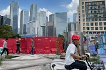 Một nhà phân tích cho biết, khi đợt bùng nổ bất động sản của đất nước qua đi, Bắc Kinh đang bơm thêm vốn vào lĩnh vực sản xuất (Ảnh: Reuters)