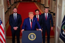 Tổng thống Mỹ Donald Trump có bài phát biểu trước toàn quốc tại Nhà Trắng. Ảnh: Reuters.