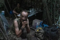 Binh sĩ Ukraine ở vị trí hậu phương ở Pokrovsk, vùng Donetsk trong tháng 7/2024. Ảnh: Getty.