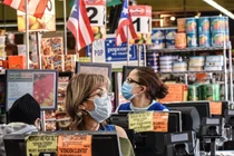 Nhóm người tiêu dùng lớn tuổi ở Mỹ đóng góp ngày càng nhiều cho hoạt động chi tiêu tiêu dùng (Ảnh: NYPost)