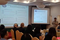 Các chuyên gia về điều trị viêm gan C chia sẻ thông tin tại buổi hội thảo sáng 24/9.