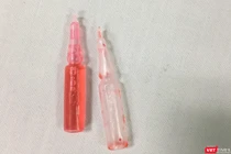 Ống thuốc diệt chuột có màu sắc sặc sỡ này là hóa chất rất độc hại, chỉ một lượng nhỏ có thể gây tử vong.