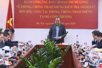 Phó Thủ tướng Thường trực Chính phủ Trương Hòa Bình làm việc tại Bộ Công thương.