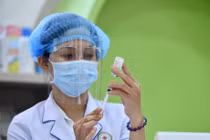 Nguy cơ bị thiếu hụt vaccine tiêm chủng mở rộng, TP HCM kêu cứu Bộ Y tế