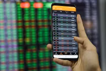 Cổ phiếu Sacombank – ván bài hạ màn