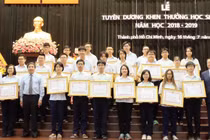 Tuyên dương hơn 600 học sinh có thành tích xuất sắc trong năm học 2018-2019