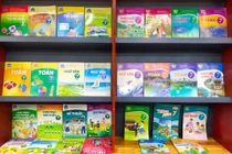 Giá sách giáo khoa tăng gấp 2-3 lần gây bức xúc