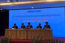 Ban Chủ tọa phiên họp ĐHĐCĐ thường niên năm 2019 của ABBank (Ảnh: VT)