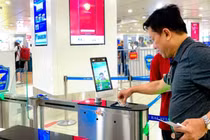Thí điểm xác thực khuôn mặt hành khách tại Cảng HKQT Nội Bài - ảnh: Cục Hàng không Việt Nam.