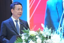 Chính phủ tạo ra môi trường sống, làm việc online, tạo ra niềm tin trong nền kinh tế số - theo quan điểm của Bộ trưởng Nguyễn Mạnh Hùng.